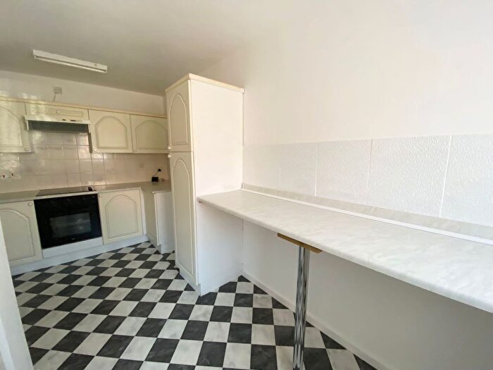 1 Bedroom Property To Rent In Ambleside Close, Bilston, WV14