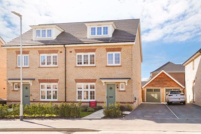 4 Bedroom Detached House For Sale In Manston Lane, Crossgates, Leeds, LS15