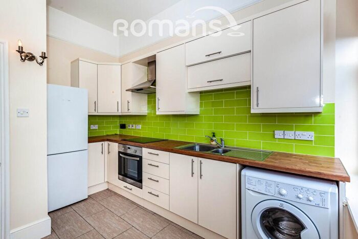 2 Bedroom Flat To Rent In Firfield, Holyport Road, Maidenhead, SL6