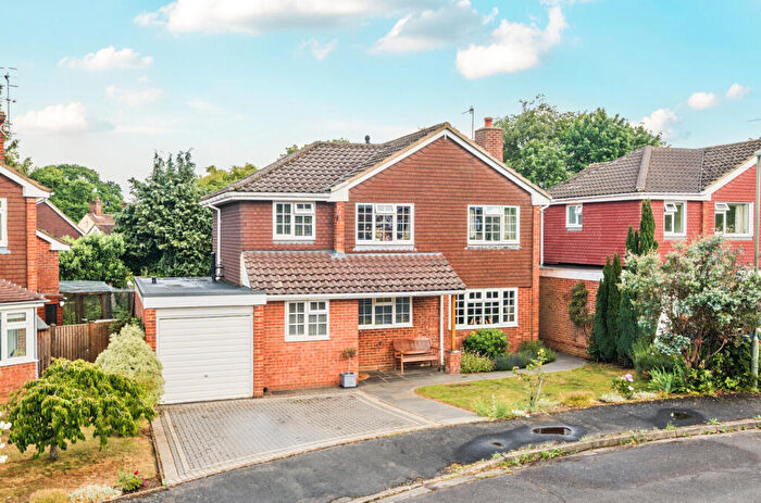 4 Bedroom Detached House For Sale In Appletree Close, Godalming, Surrey, GU7