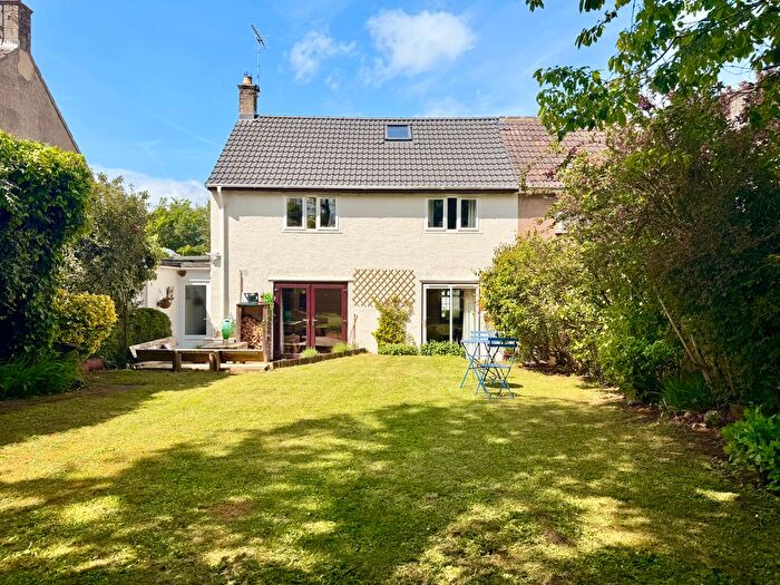 3 Bedroom Semi-Detached House For Sale In Broadcroft, Chew Magna, BS40