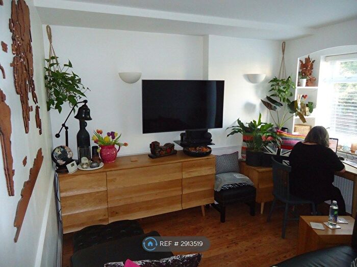 1 Bedroom Flat To Rent In Upton Park, Slough, SL1