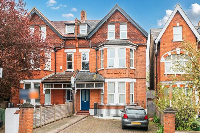 2 Bedroom Flat For Sale In Stanthorpe Road, Streatham, London, SW16