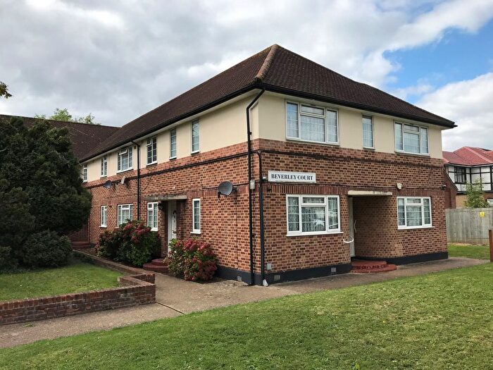 2 Bedroom Flat To Rent In Beverley Court, Kenton Lane, Kenton, HA3