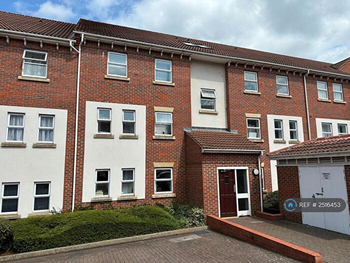 2 Bedroom Flat To Rent In Mary Court, Chatham, ME4
