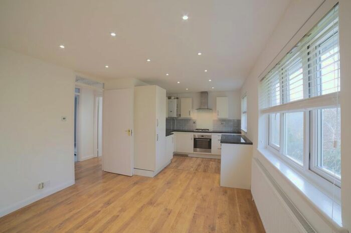 1 Bedroom Flat To Rent In Longacre Rise, Chineham, Basingstoke, RG24