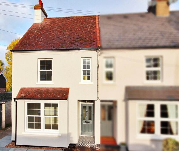 3 Bedroom End Of Terrace House For Sale In The Street, Horton Kirby, Kent, DA4