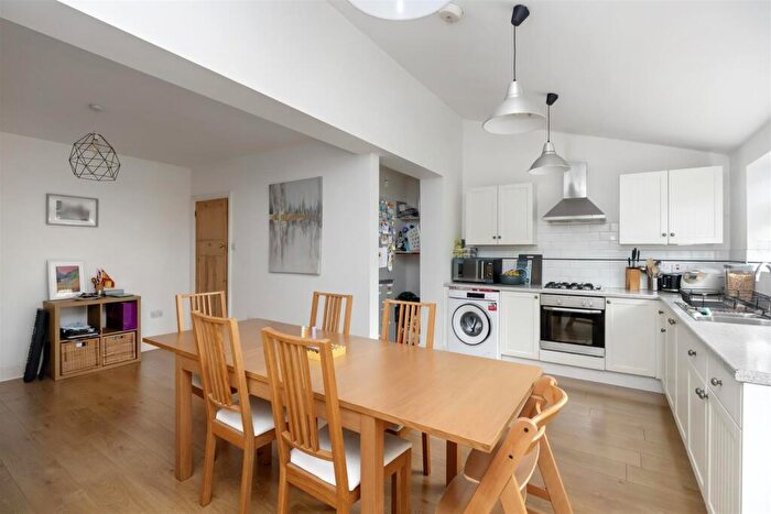 3 Bedroom House For Sale In Mile Oak Road, Portslade, Brighton, BN41