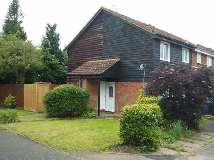 1 Bedroom Detached House To Rent In Lansdowne Way, High Wycombe, HP11