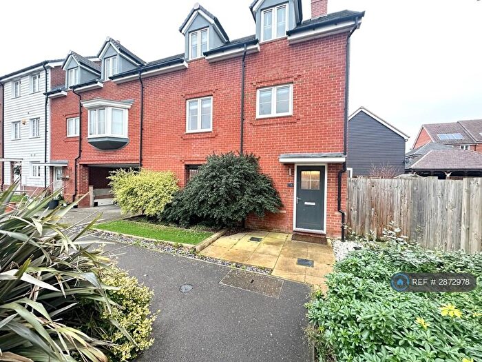 3 Bedroom Semi Detached House To Rent In Jubilee Drive, Church Crookham, Fleet, GU52