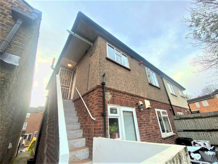 2 Bedroom Apartment To Rent In Ewart Road, Forest Hill, London, SE23