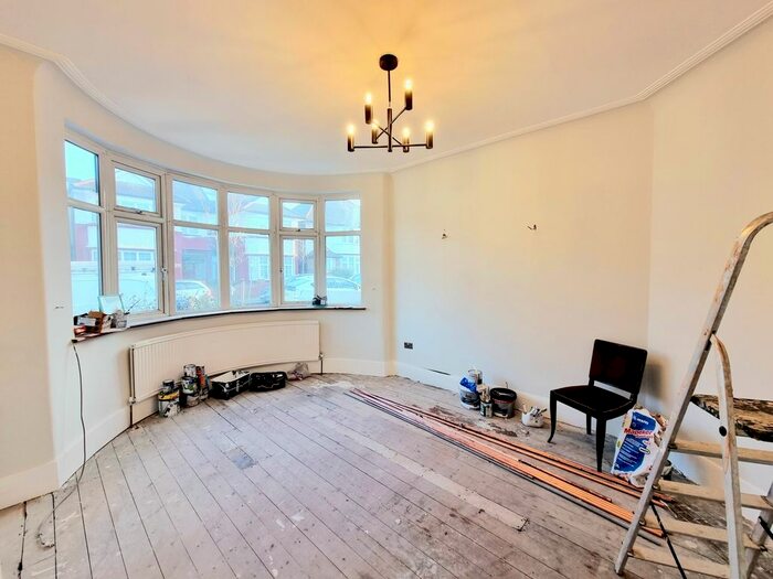 4 Bedroom Terraced House To Rent In Garrick Avenue, Golders Green, NW11