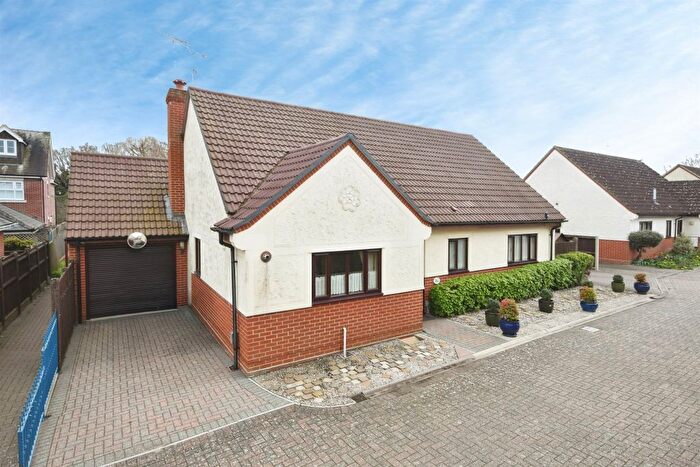 3 Bedroom Detached Bungalow For Sale In School View, Clare Road, Braintree, CM7