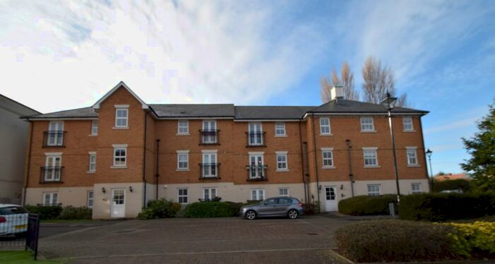 2 Bedroom Apartment To Rent In College Square, Westgate-on-Sea, Kent, CT8