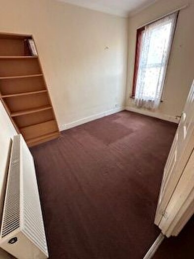 3 Bedroom Terraced House For Sale In St. Georges Square, London, E7