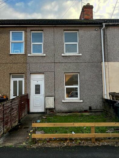 3 Bedroom Property To Rent In Gorse Hill, Swindon, SN2