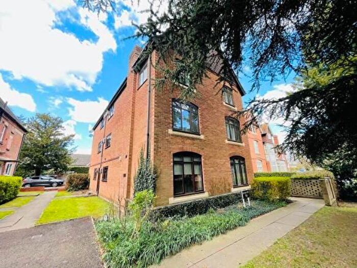 2 Bedroom Flat To Rent In A Lillington Road, Leamington Spa, CV32