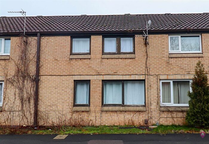 3 Bedroom Terraced House To Rent In Osprey Gardens, Manor, S2