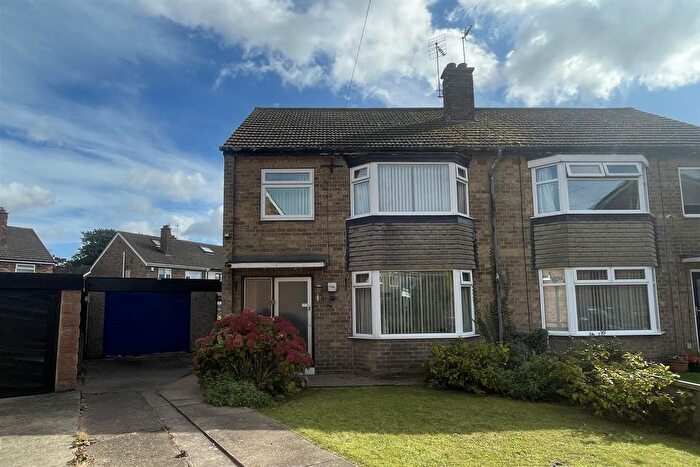 3 Bedroom Semi-detached House For Sale In River Close, Goole, DN14