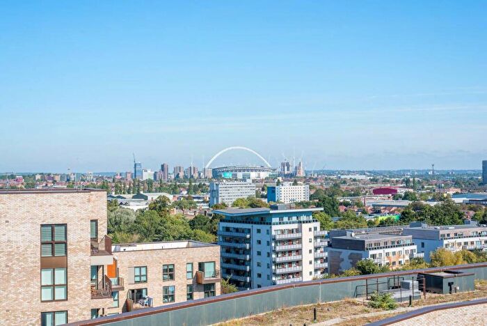 2 Bedroom Flat For Sale In Lakeside Drive, Park Royal, London, NW10