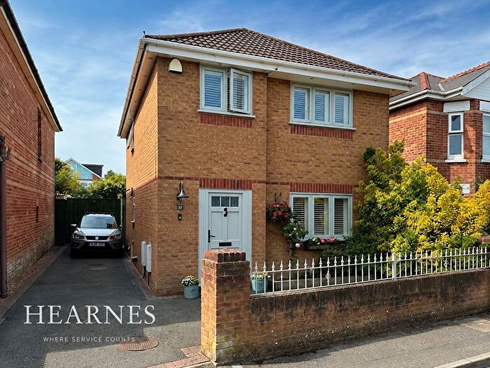 3 Bedroom Detached House For Sale In Alton Road, Bournemouth, BH10