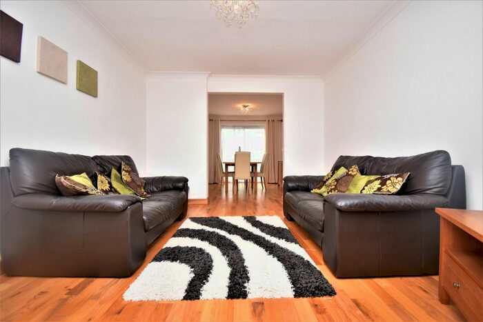 3 Bedroom Semi-Detached House To Rent In Boevey Path, Belvedere, DA17