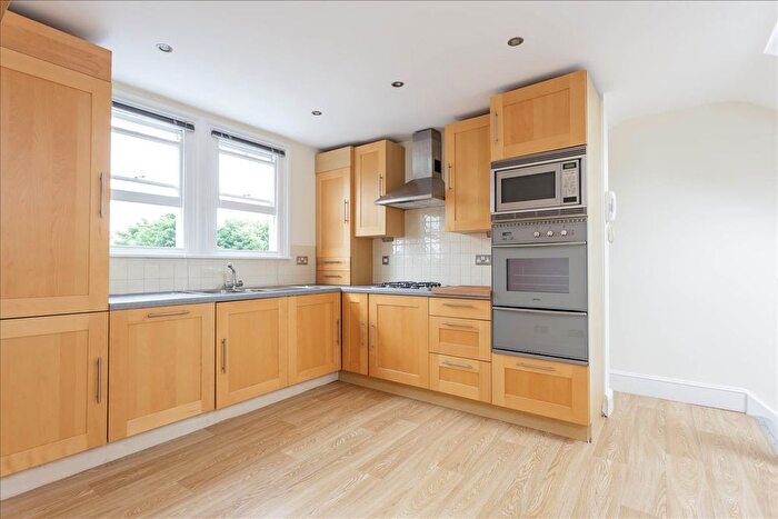2 Bedroom Flat To Rent In Cranbrook Road, Chiswick, London, W4