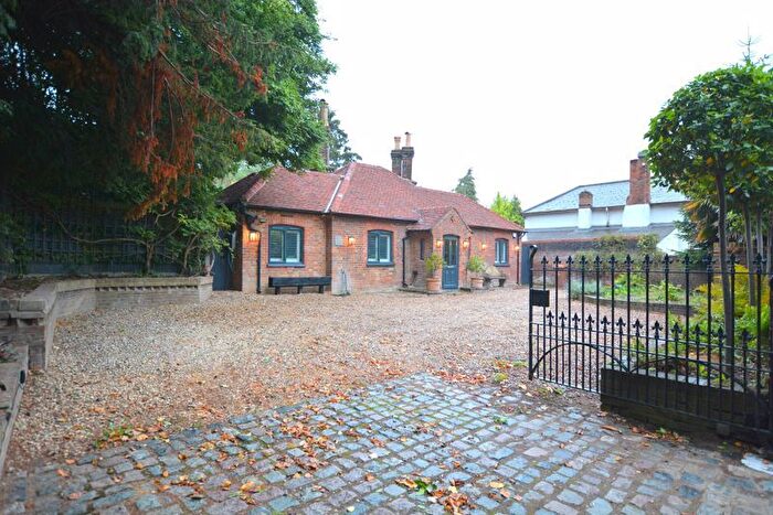 4 Bedroom Bungalow To Rent In Rickmansworth Road, Chorleywood, Rickmansworth, WD3