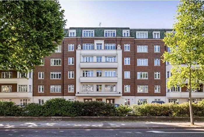 1 Bedroom Flat For Sale In Pembroke Road, Kensington, W8