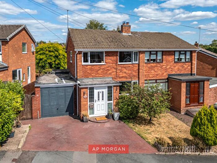 3 Bedroom Semi-Detached House For Sale In Elm Grove, Bromsgrove, Worcestershire, B61