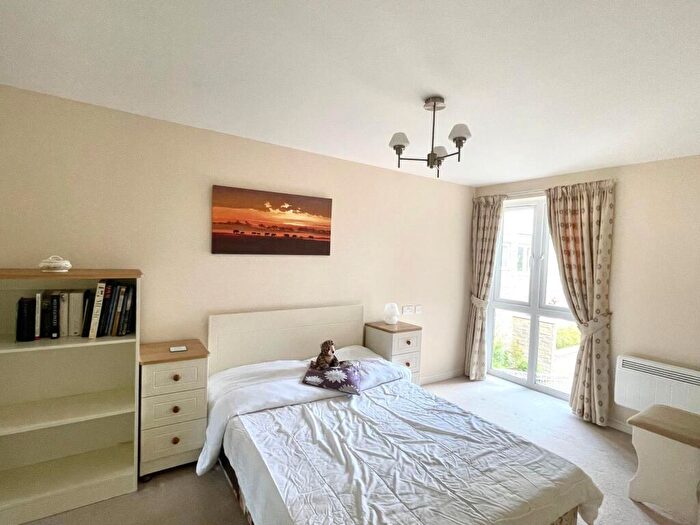 1 Bedroom Flat For Sale In St. Stephens Fold, Huddersfield, HD3