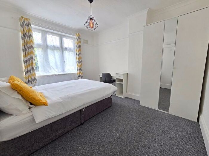 Studio To Rent In Further Green Road, London, SE6