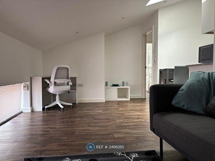 1 Bedroom Flat To Rent In Modern Furnished, Braintree, CM7