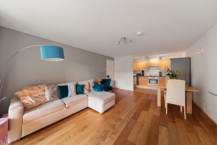 1 Bedroom Flat For Sale In Glaisher Street, London, SE8