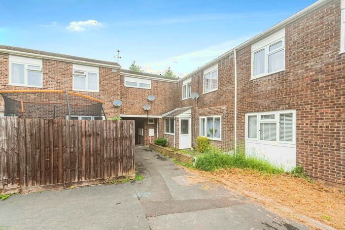 2 Bedroom Apartment To Rent In Quilter Road, Basingstoke, RG22