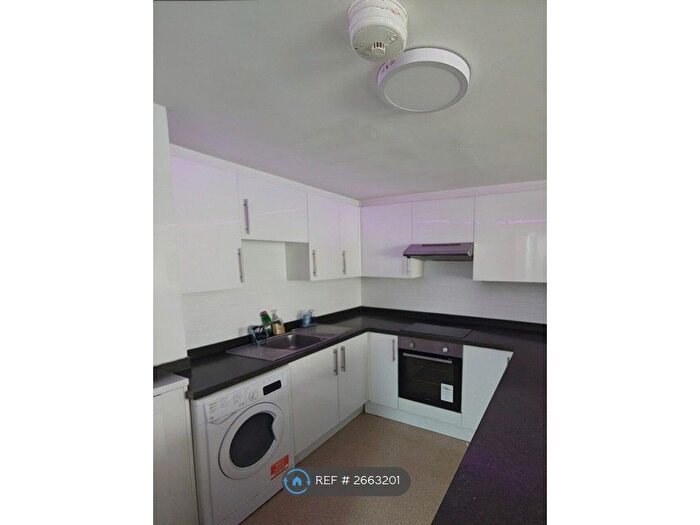 6 Bedroom Flat To Rent In Cardiff, Cardiff, CF24
