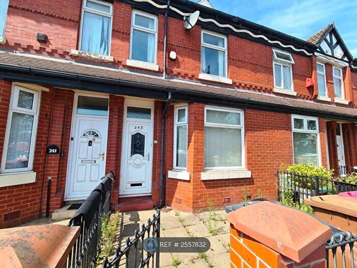 5 Bedroom Terraced House To Rent In Littleton Road, Salford, M7