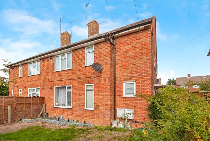 1 Bedroom Flat For Sale In Deans Close, Stoke Poges, SL2