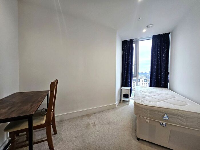 3 Bedroom Flat To Rent In Sky View Tower, High Street, London, E15
