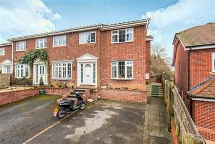 2 Bedroom House To Rent In Keens Lane, Guildford, GU3