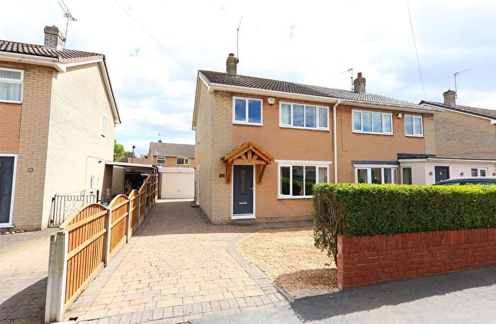 3 Bedroom Semi-Detached House For Sale In Ivatt Close, Bawtry, Doncaster, DN10