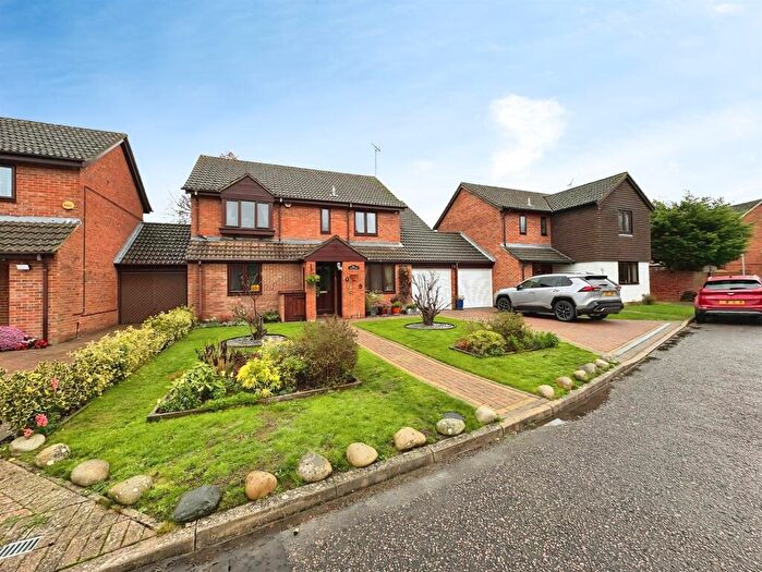 5 Bedroom Detached House For Sale In Wheelwrights, Weston Turville, Aylesbury, HP22