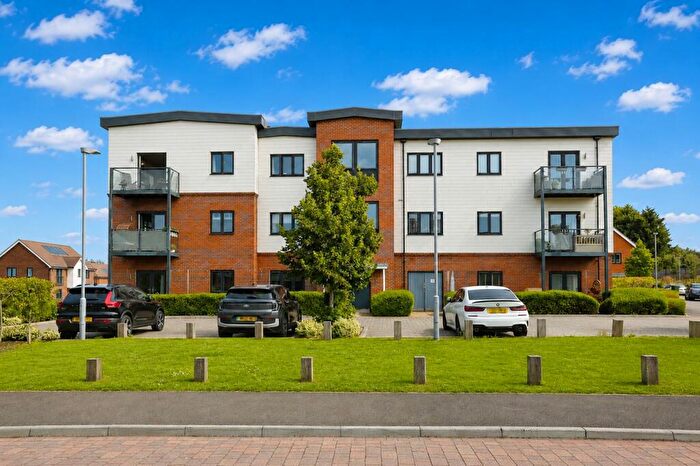 2 Bedroom Flat For Sale In Claypit Copse, Bursledon, Southampton, SO31