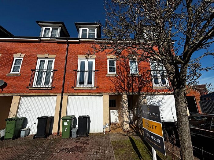 3 Bedroom Town House To Rent In Camomile Close, Downham Market, PE38