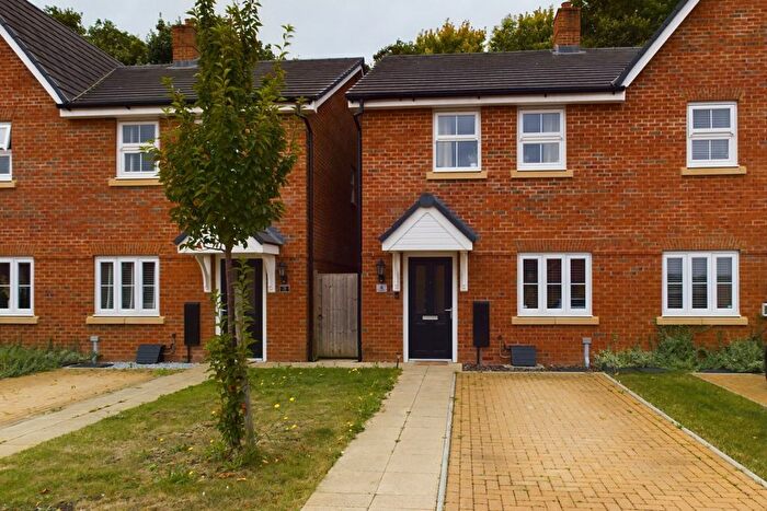 2 Bedroom Semi-Detached House For Sale In Jay Close, Hemel Hempstead, HP3