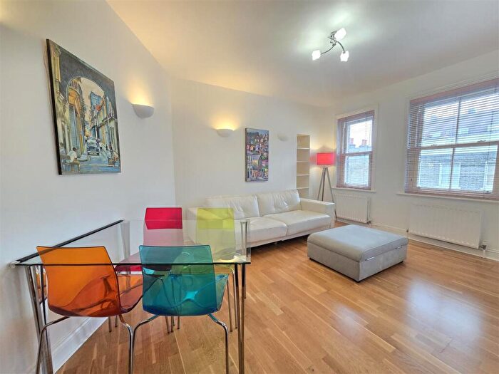2 Bedroom Apartment To Rent In Northdown Street, London, N1