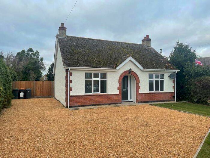 4 Bedroom Detached Bungalow To Rent In Bedford Road, Great Barford, MK44