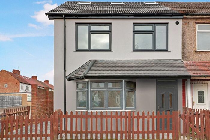 2 Bedroom Maisonette To Rent In Flat, Stuart Road, Harrow Weald, HA3