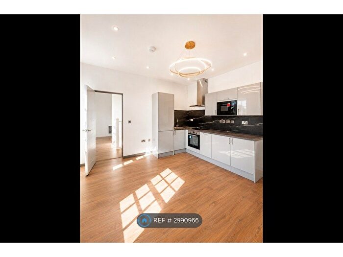 2 Bedroom Flat To Rent In South St, Rochford, SS4