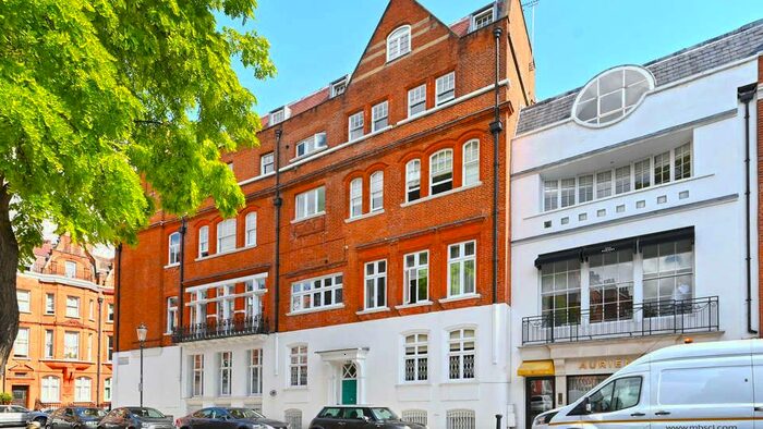 2 Bedroom Maisonette To Rent In Blacklands Terrace, London, SW3